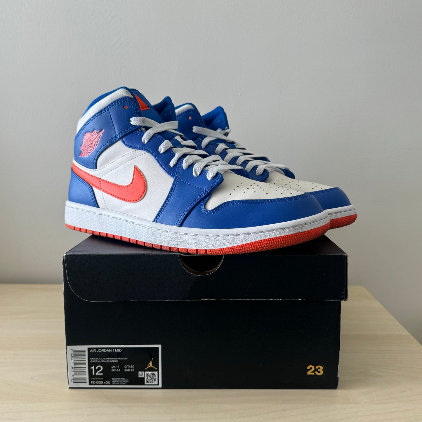 Jordan 1 Mid Knicks