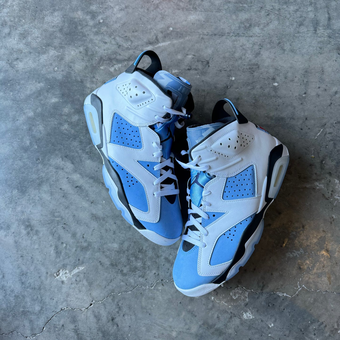 Jordan 6 UNC