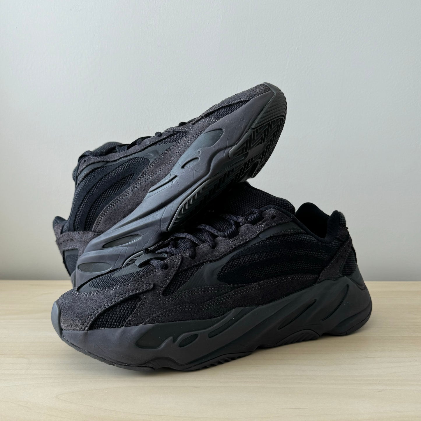 Adidas Yeezy 700 V2  Vantas