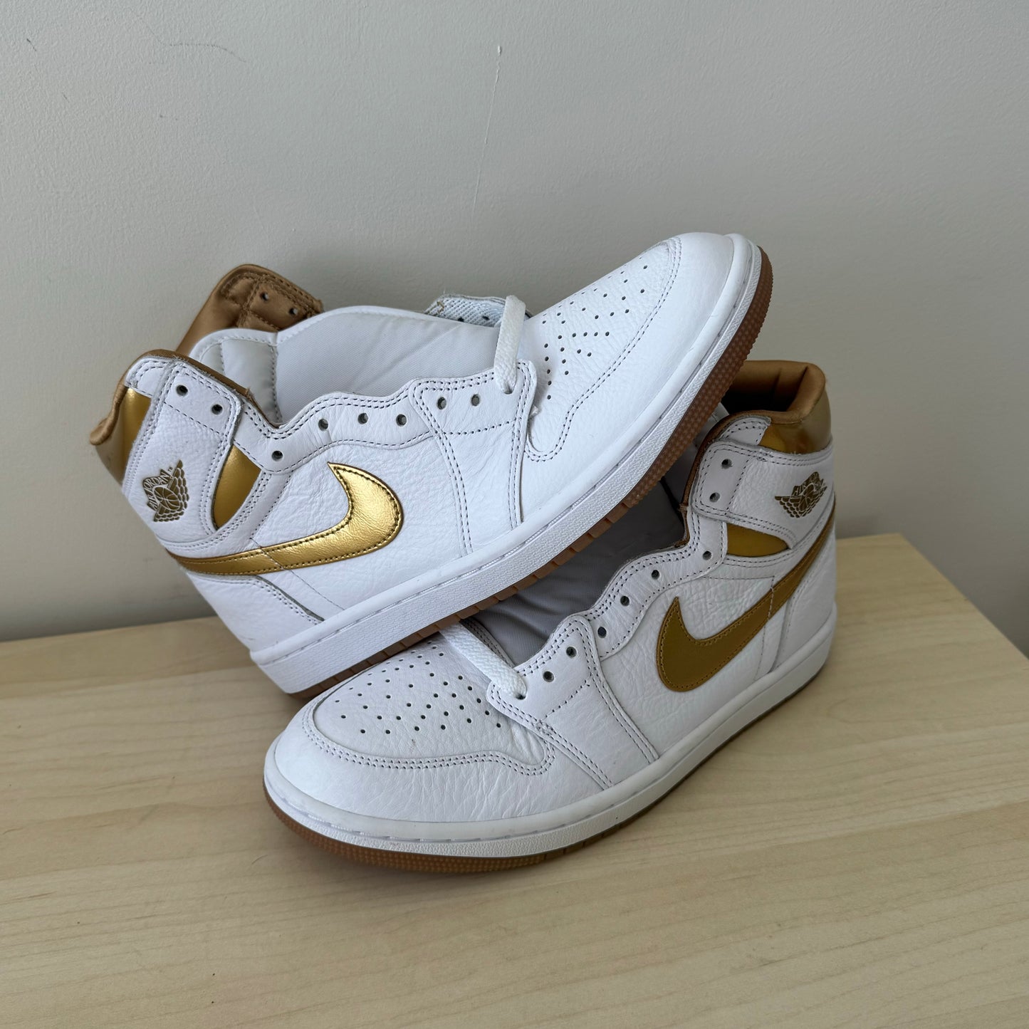 Jordan 1 Retro High OG Metallic Gold