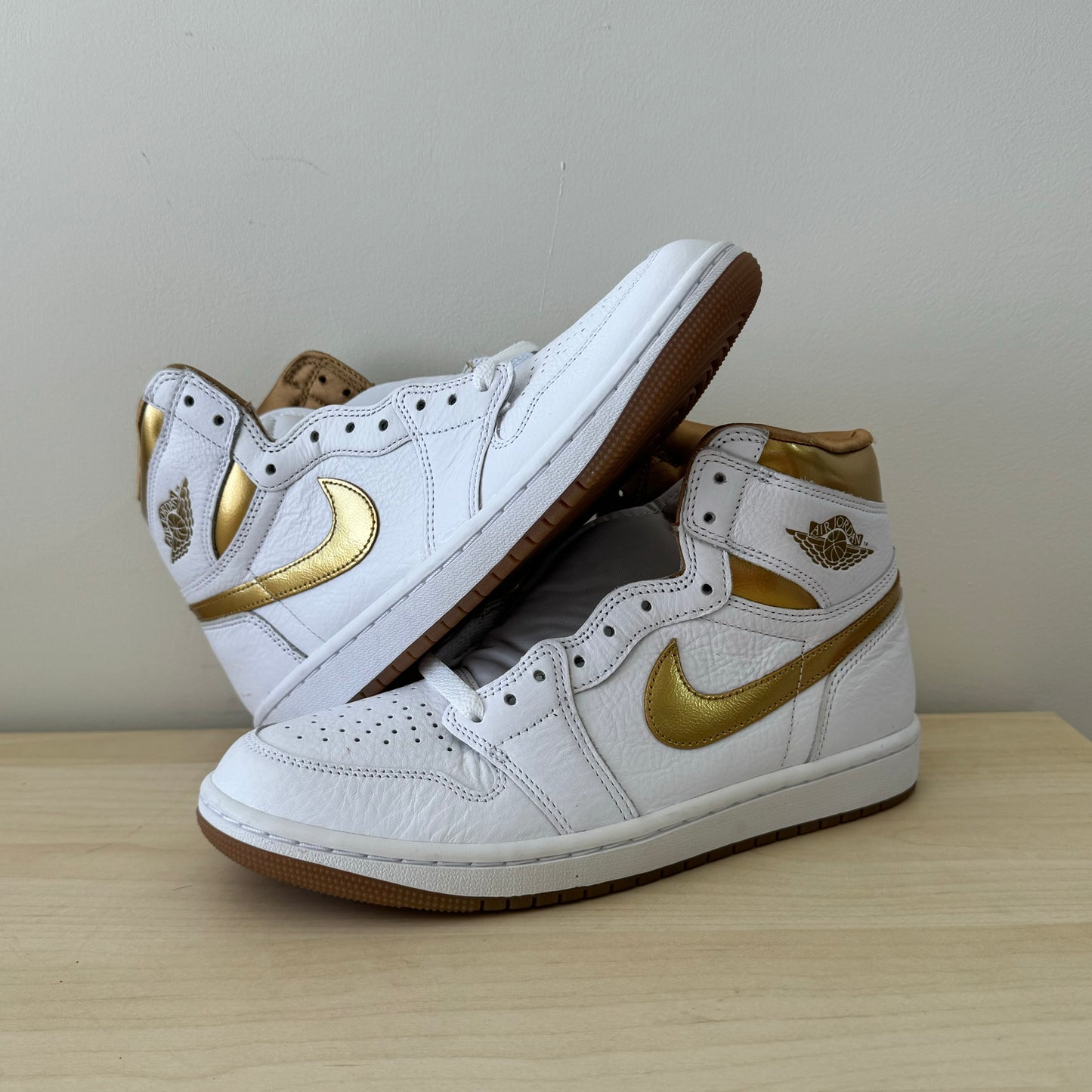 Jordan 1 Retro High OG Metallic Gold