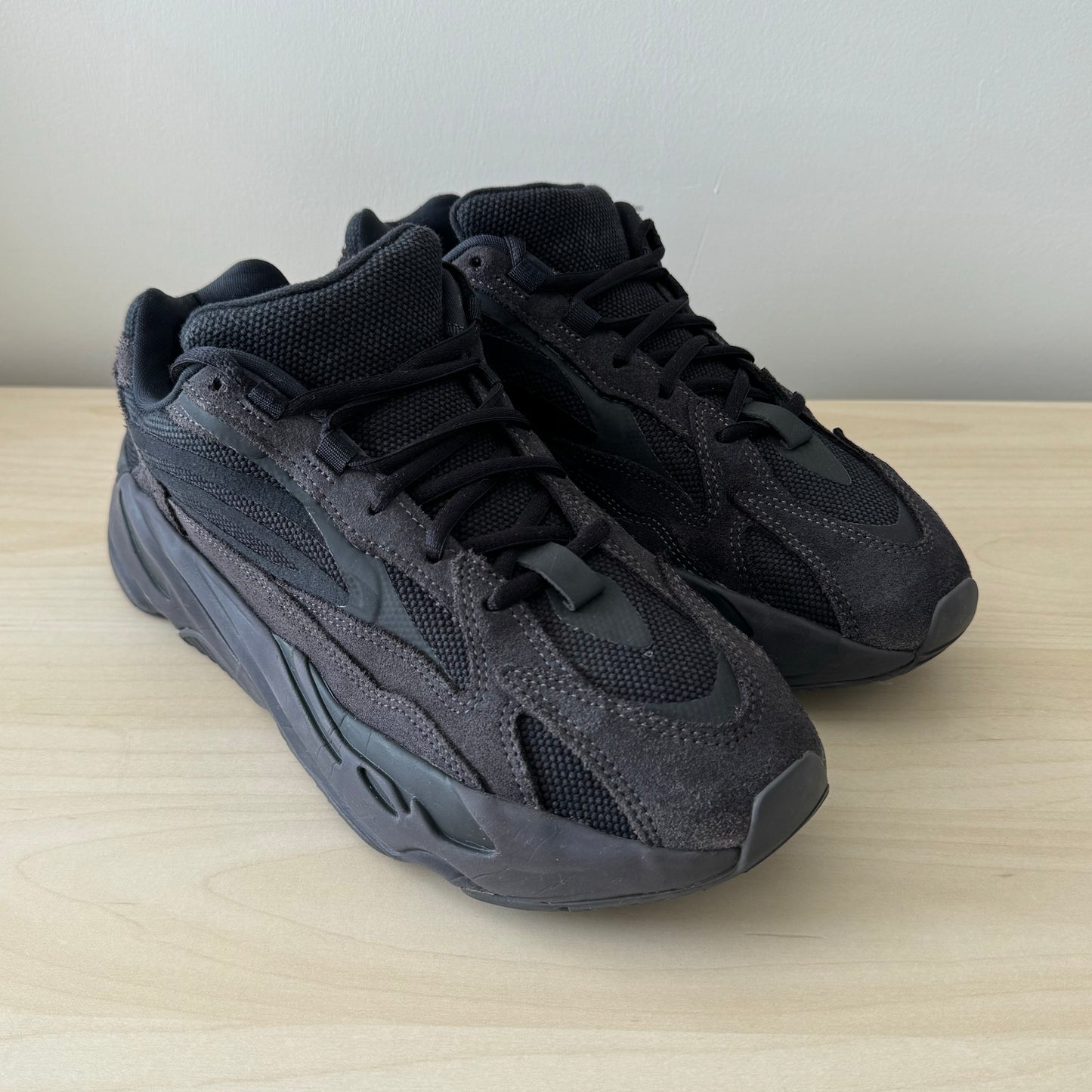 Adidas Yeezy 700 V2  Vantas