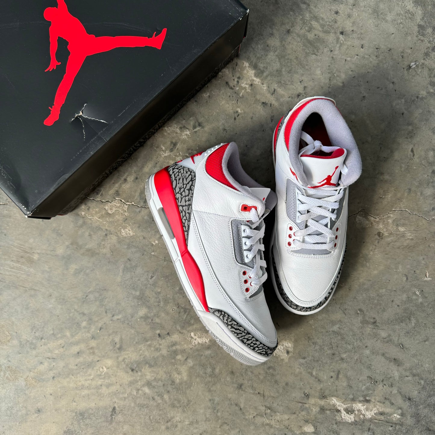 Jordan 3 Fire Red