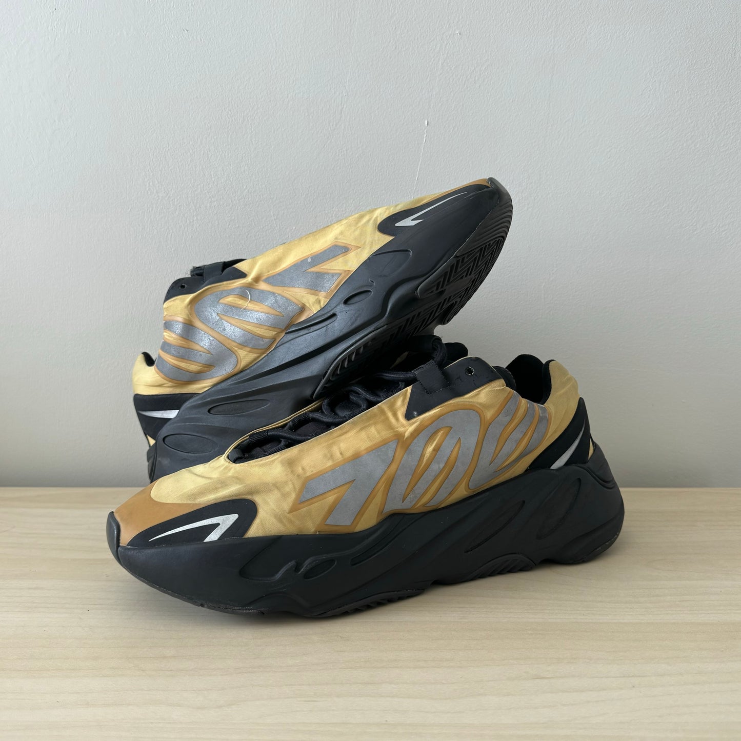 Adidas Yeezy Boost 700 MNVN