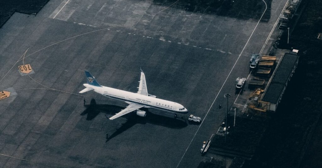 United Airlines Flight UA770 emergency Diversion: Flight Safety First